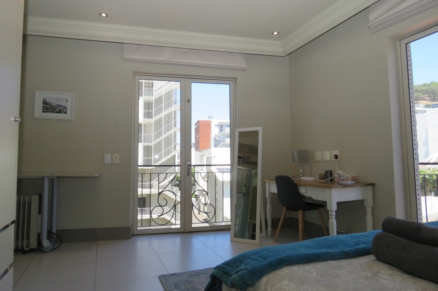 To Let 1 Bedroom Property for Rent in Green Point Western Cape